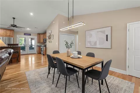 Dining - 304 Capps Rd, Walhalla, SC 29691 photo 3 of 4