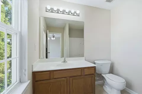 Bath - 703 Bellview Way, Seneca, SC 29678 photo 4 of 5