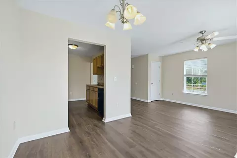 Living - 703 Bellview Way, Seneca, SC 29678 photo 4 of 4