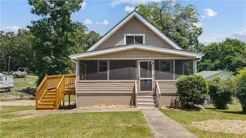 1203 Andersonville Rd, Townville, SC 29689