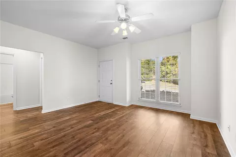 Living - 118 Heritage Pl, Pendleton, SC 29670 photo 3 of 3