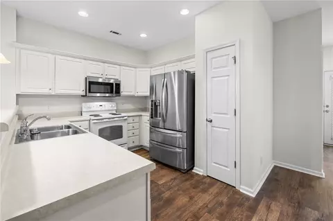 Kitchen - 118 Heritage Pl, Pendleton, SC 29670 photo 1 of 2
