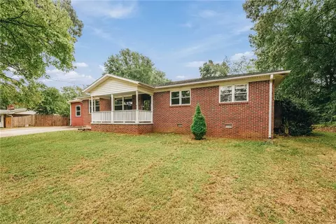 106 Brookwood Dr, Seneca, SC 29678