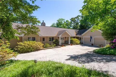 27 Eastern Pt, Salem, SC 29676