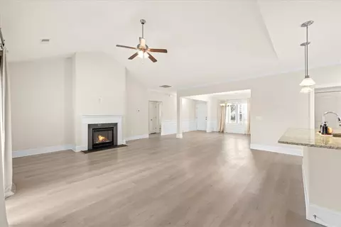 Living - 180 Spyglass Ln, Pendleton, SC 29670 photo 4 of 7