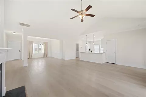 Living - 180 Spyglass Ln, Pendleton, SC 29670 photo 1 of 7