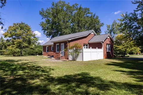 Exterior - 609 Issaqueena Trl, Central, SC 29630 photo 5 of 8
