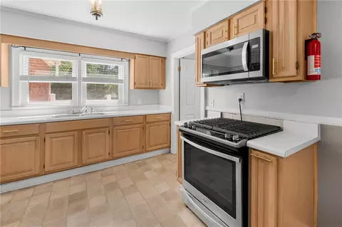 Kitchen - 609 Issaqueena Trl, Central, SC 29630 photo 1 of 3