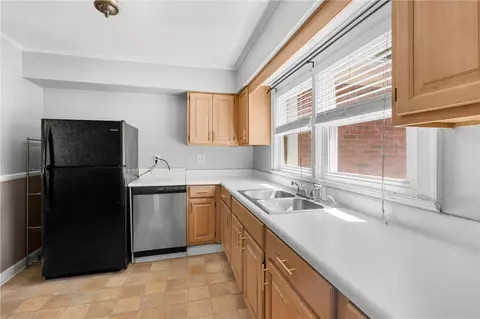 Kitchen - 609 Issaqueena Trl, Central, SC 29630 photo 3 of 3