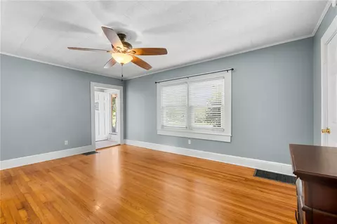 Living - 609 Issaqueena Trl, Central, SC 29630 photo 1 of 3