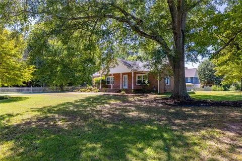 Exterior - 609 Issaqueena Trl, Central, SC 29630 photo 8 of 8