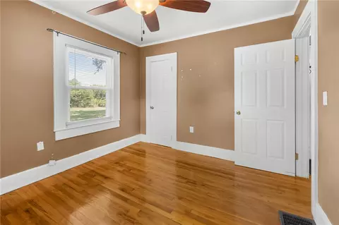 Bedroom - 609 Issaqueena Trl, Central, SC 29630 photo 2 of 6