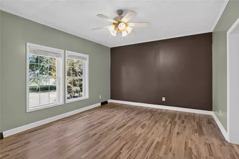 Living - 564 Fairfield Rd, Walhalla, SC 29691 photo 5 of 5