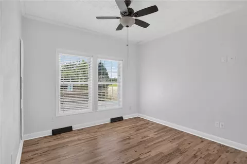 Bedroom - 564 Fairfield Rd, Walhalla, SC 29691 photo 2 of 4