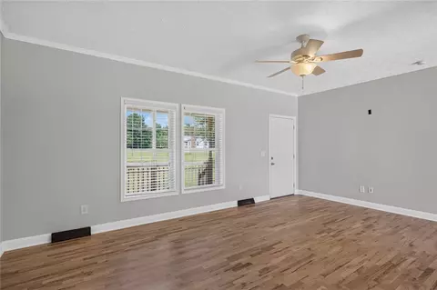 Living - 564 Fairfield Rd, Walhalla, SC 29691 photo 3 of 5