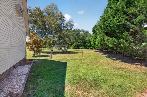 Exterior - 564 Fairfield Rd, Walhalla, SC 29691 photo 7 of 11