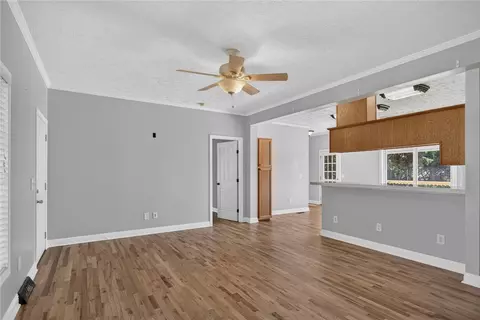Living - 564 Fairfield Rd, Walhalla, SC 29691 photo 2 of 5