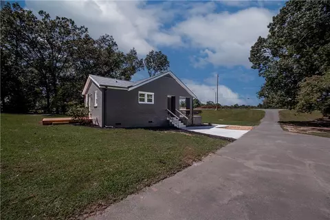 Exterior - 500 E Main St, Liberty, SC 29657 photo 9 of 11