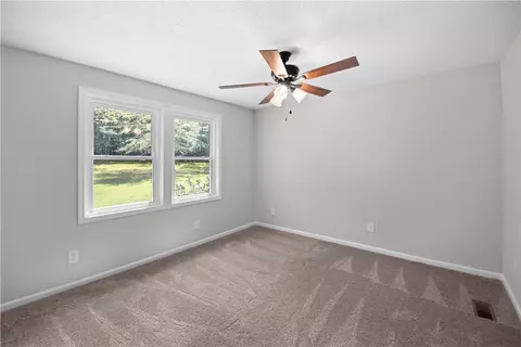 Bedroom - 500 E Main St, Liberty, SC 29657 photo 8 of 9