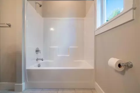 Bath - 121 Pershing Ave, Clemson, SC 29631 photo 2 of 4