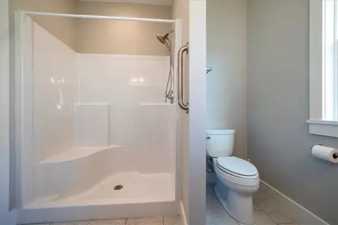 Bath - 121 Pershing Ave, Clemson, SC 29631 photo 4 of 4