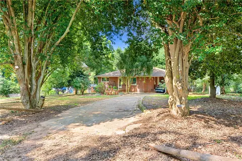655 Old Hendry Church Rd, Canon, GA 30520