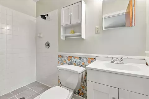 Bath - 108 Azalea Dr, Clemson, SC 29631 photo 3 of 3