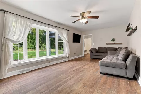 Living - 108 Azalea Dr, Clemson, SC 29631 photo 2 of 3