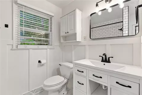 Bath - 108 Azalea Dr, Clemson, SC 29631 photo 1 of 3