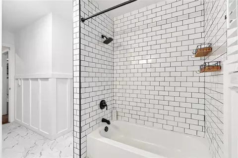 Bath - 108 Azalea Dr, Clemson, SC 29631 photo 2 of 3