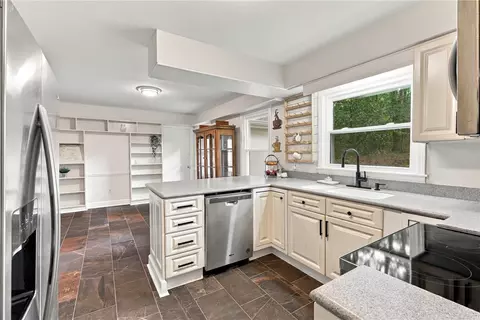 Kitchen - 108 Azalea Dr, Clemson, SC 29631 photo 3 of 4