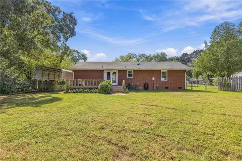 Exterior - 437 S Elm St, Pendleton, SC 29670 photo 2 of 7