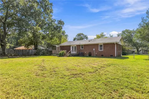 Exterior - 437 S Elm St, Pendleton, SC 29670 photo 6 of 7