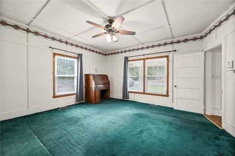 Living - 47 Square St, Pelzer, SC 29669 photo 5 of 6