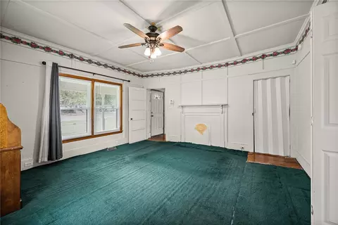 Living - 47 Square St, Pelzer, SC 29669 photo 4 of 6