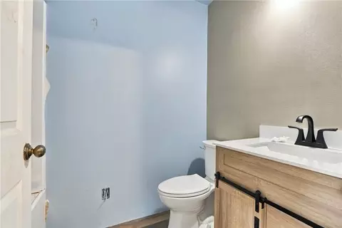 Bath - 965 Garrison Rd, Pelzer, SC 29669 photo 2 of 2