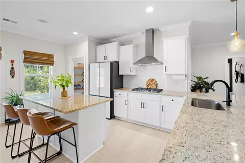 Kitchen - 4009 Turnberry Loop, Seneca, SC 29678 photo 2 of 5