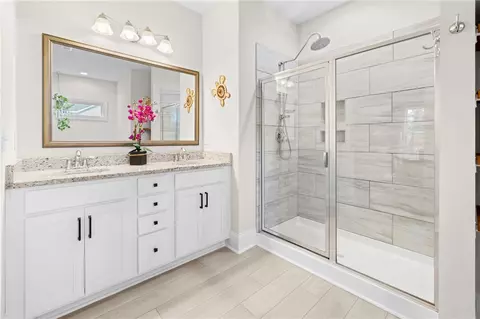 Bath - 4009 Turnberry Loop, Seneca, SC 29678 photo 1 of 4