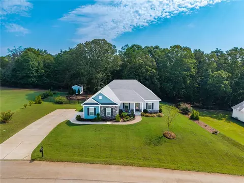 View/Area - 4009 Turnberry Loop, Seneca, SC 29678 photo 1 of 6