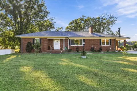 114 Docheno Rd, Belton, SC 29627