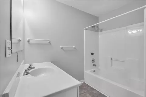 Bath - 48 Tierra Dr, Waterloo, SC 29384 photo 1 of 3