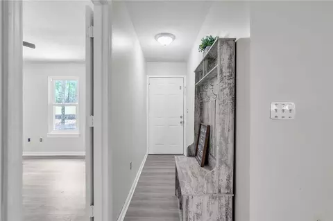 Entry Way - 48 Tierra Dr, Waterloo, SC 29384 photo 2 of 2