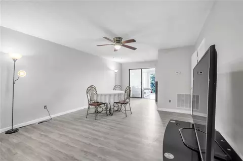Living - 48 Tierra Dr, Waterloo, SC 29384 photo 2 of 3
