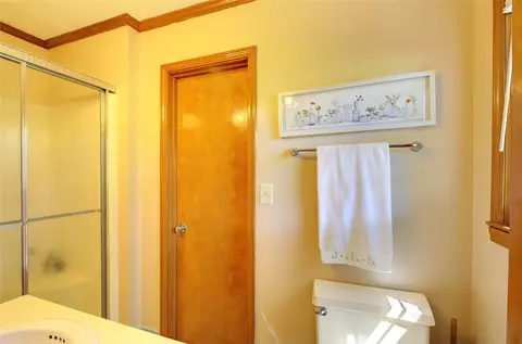 Bath - 309 Randall Rd, Easley, SC 29642 photo 4 of 5