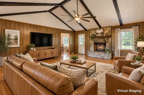 Living - 309 Randall Rd, Easley, SC 29642 photo 2 of 3