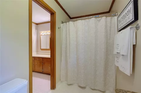 Bath - 309 Randall Rd, Easley, SC 29642 photo 2 of 5