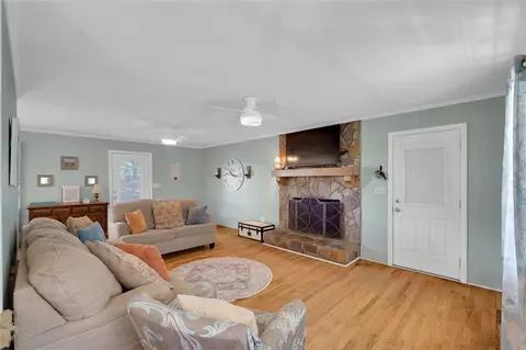 Living - 105 Sunset Ct, Easley, SC 29642 photo 1 of 3