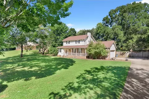 Exterior - 105 Sunset Ct, Easley, SC 29642 photo 3 of 7