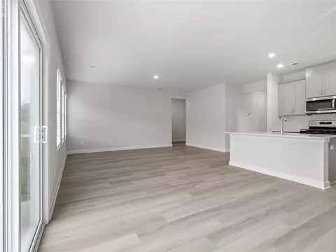 Living - 1344 Hyde St, Anderson, SC 29626 photo 3 of 4