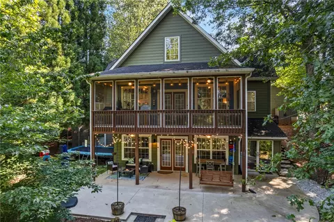 141 W Waters Edge Ln, West Union, SC 29696